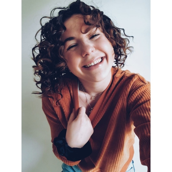 Meet your Posher, Brooke - Picture 1 of 1